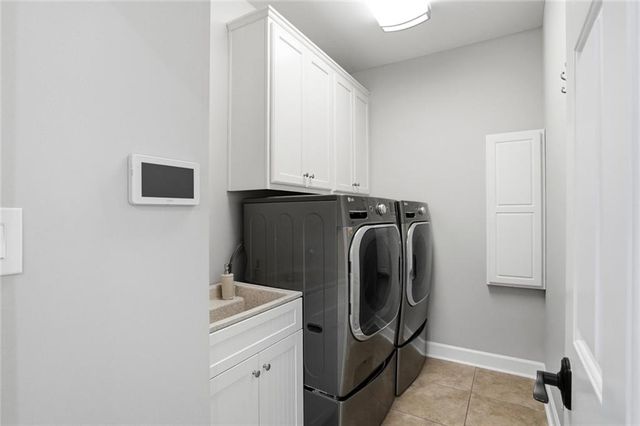 1085 Brooksglen Drive, Roswell, GA 30075