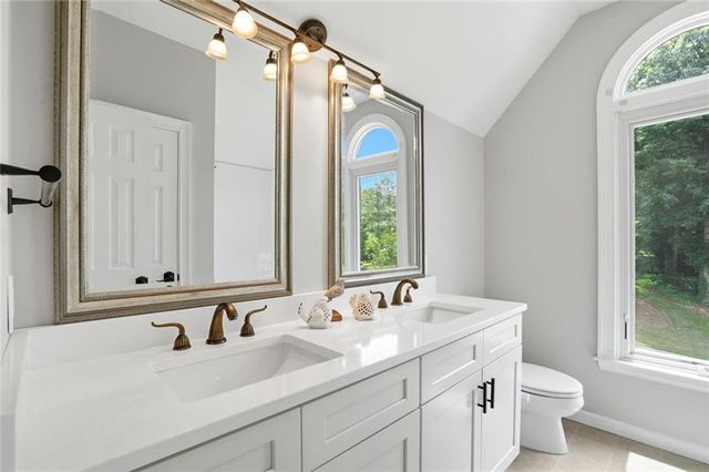 1085 Brooksglen Drive, Roswell, GA 30075