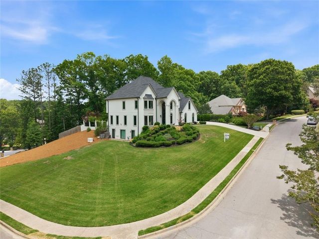 1085 Brooksglen Drive, Roswell, GA 30075