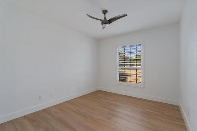 401 Roy Creek LN, Dripping Springs, TX 78620