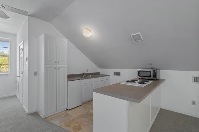 401 Roy Creek LN, Dripping Springs, TX 78620