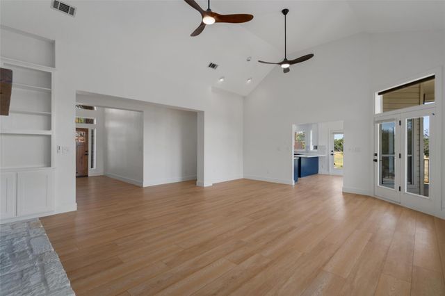 401 Roy Creek LN, Dripping Springs, TX 78620
