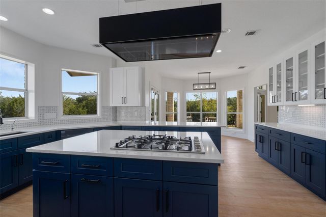 401 Roy Creek LN, Dripping Springs, TX 78620