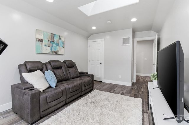 9888 W Campville, Boise, ID 83709