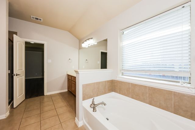 207 Rawhide Street, Waxahachie, TX 75165