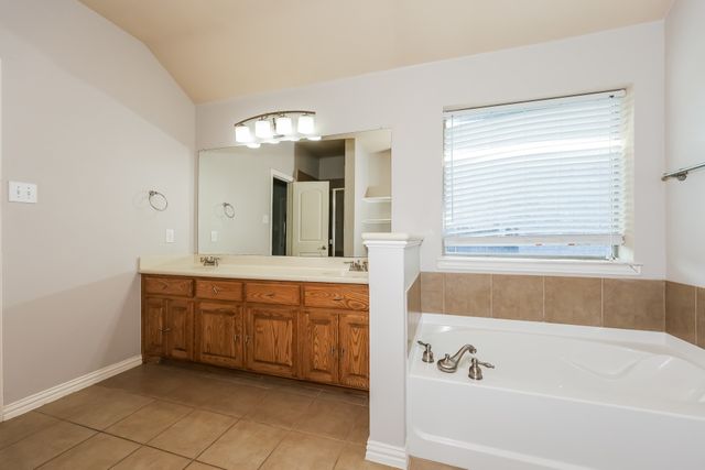 207 Rawhide Street, Waxahachie, TX 75165
