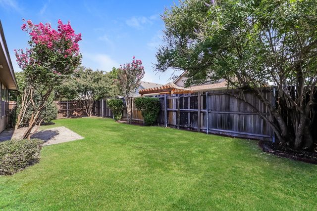 207 Rawhide Street, Waxahachie, TX 75165