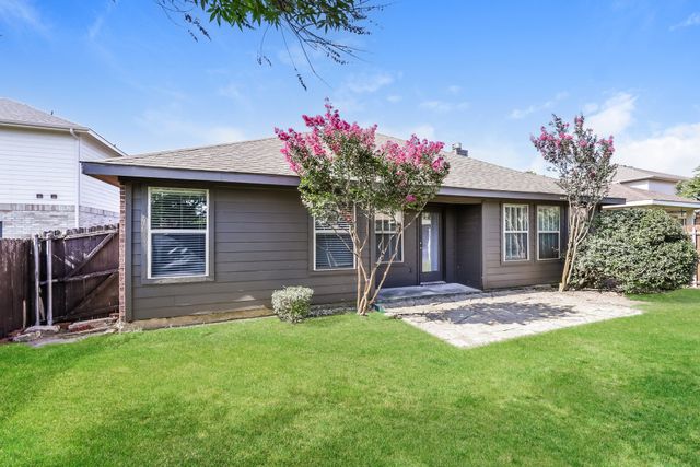 207 Rawhide Street, Waxahachie, TX 75165