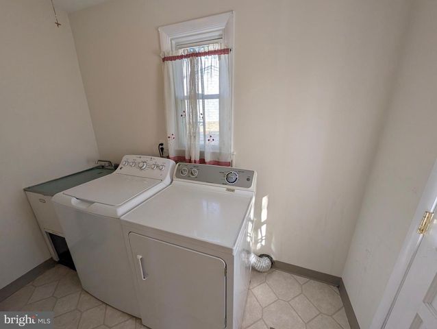 14 WESTWOOD CIR, Plymouth Meeting, PA 19462