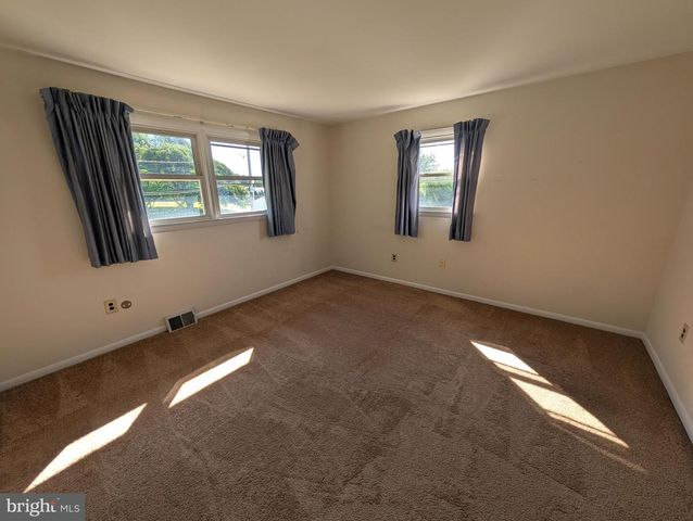 14 WESTWOOD CIR, Plymouth Meeting, PA 19462