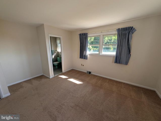 14 WESTWOOD CIR, Plymouth Meeting, PA 19462