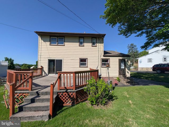 14 WESTWOOD CIR, Plymouth Meeting, PA 19462