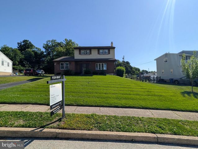 14 WESTWOOD CIR, Plymouth Meeting, PA 19462