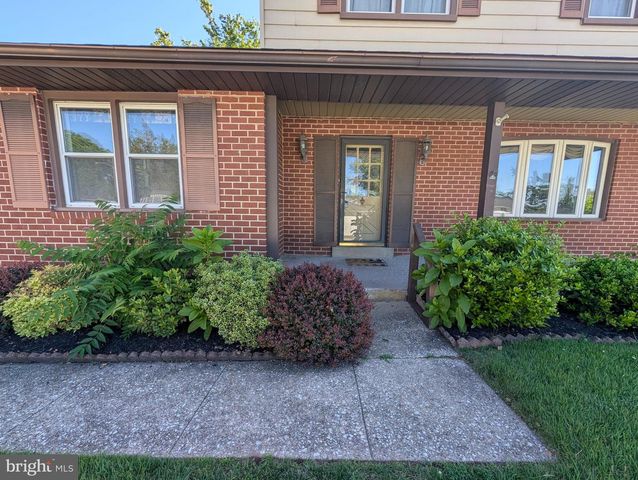 14 WESTWOOD CIR, Plymouth Meeting, PA 19462