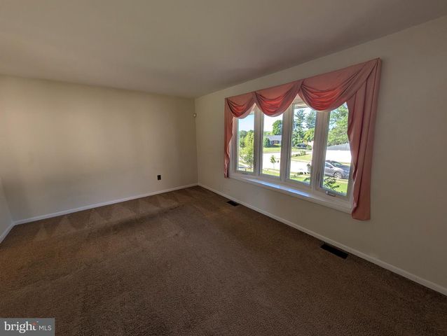 14 WESTWOOD CIR, Plymouth Meeting, PA 19462