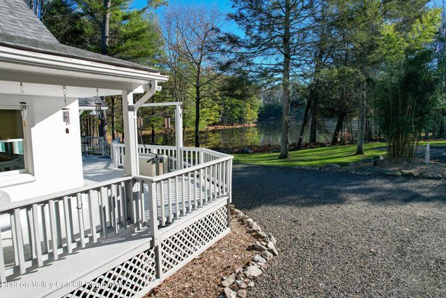 11 Blue Heron Drive, Kingston, NY 12401
