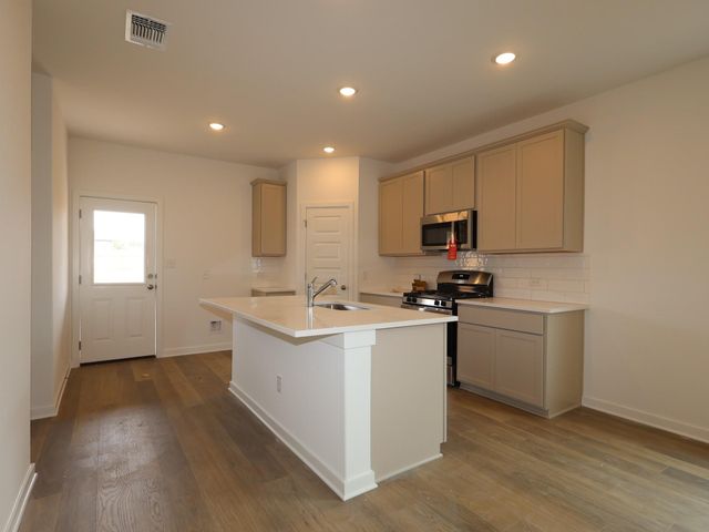 122 Heritage Forest PKWY, Dripping Springs, TX 78620