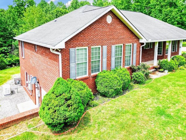 868 Arlington Ridge Rd, Erin, TN 37061