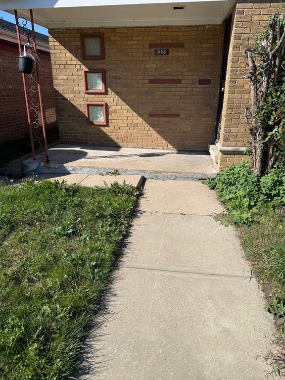 9320 S Ridgeland Avenue, Chicago, IL 60617 — photo 2