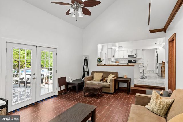 4 ARCADIAN DR, Sicklerville, NJ 08081