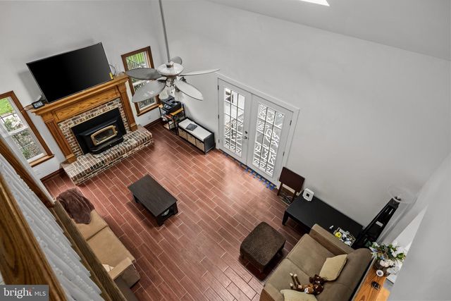 4 ARCADIAN DR, Sicklerville, NJ 08081