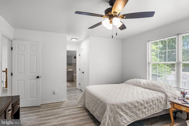 4 ARCADIAN DR, Sicklerville, NJ 08081