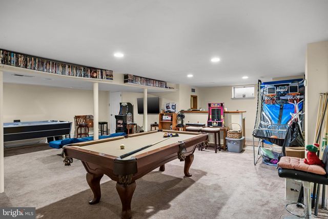 4 ARCADIAN DR, Sicklerville, NJ 08081