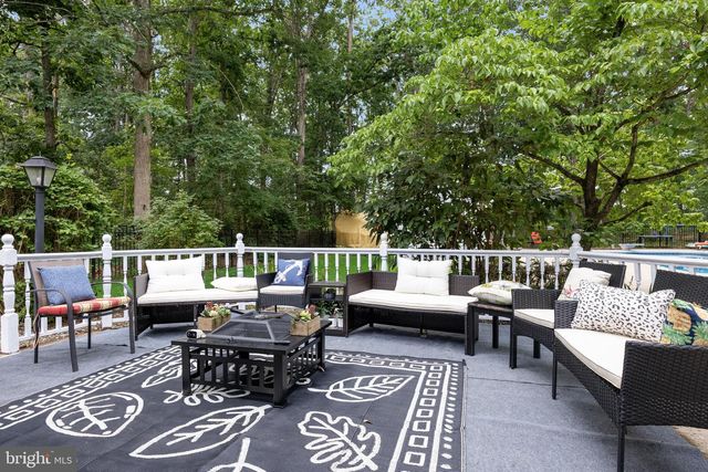 4 ARCADIAN DR, Sicklerville, NJ 08081