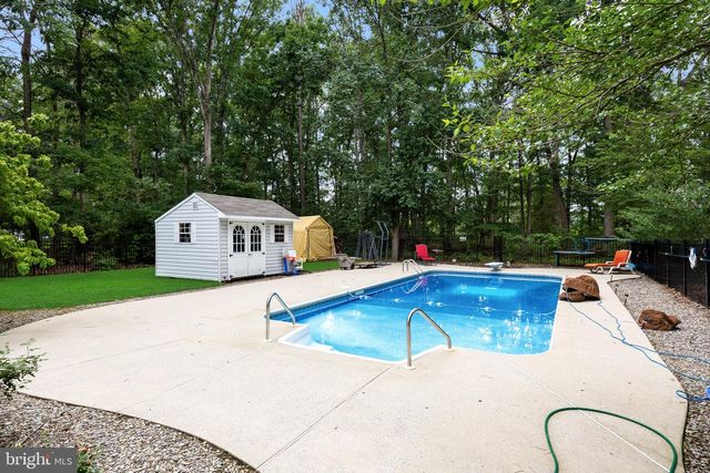 4 ARCADIAN DR, Sicklerville, NJ 08081