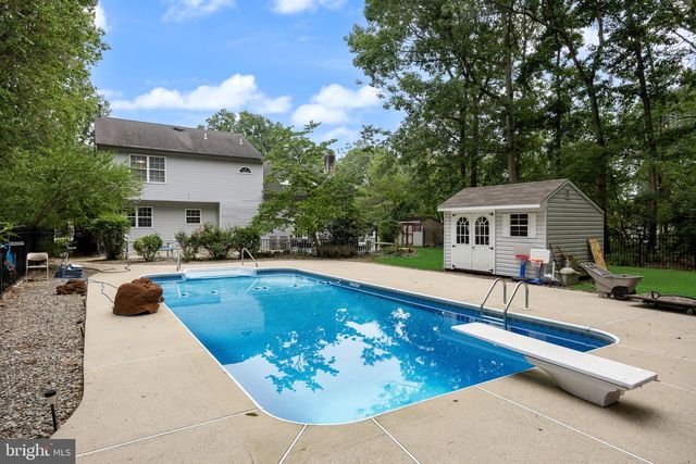 4 ARCADIAN DR, Sicklerville, NJ 08081