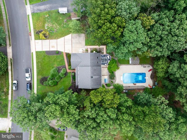 4 ARCADIAN DR, Sicklerville, NJ 08081