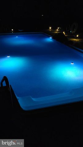 4 ARCADIAN DR, Sicklerville, NJ 08081