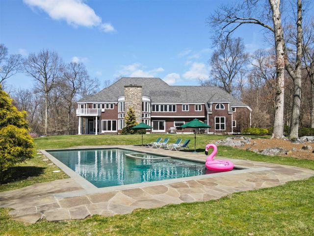 26 Hemlock Hills, Chappaqua, NY 10514
