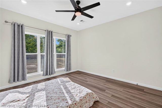 8909 Stoney Hedge Drive, Fort Smith, AR 72908
