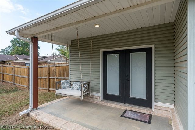 8909 Stoney Hedge Drive, Fort Smith, AR 72908