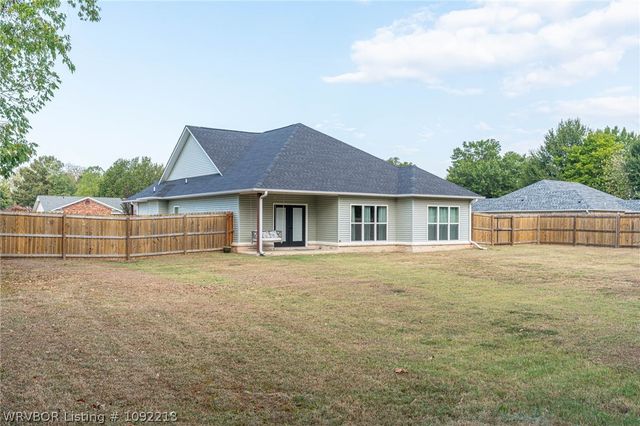 8909 Stoney Hedge Drive, Fort Smith, AR 72908