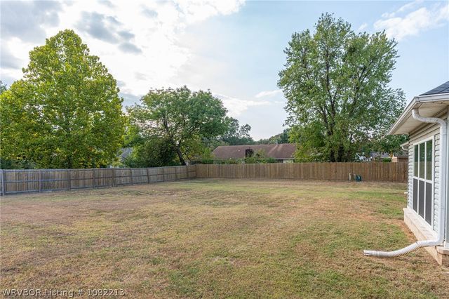8909 Stoney Hedge Drive, Fort Smith, AR 72908