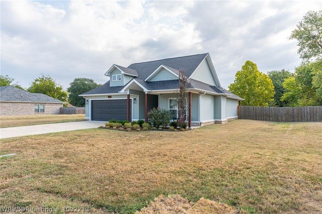 8909 Stoney Hedge Drive, Fort Smith, AR 72908