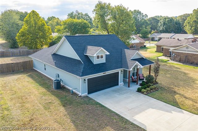 8909 Stoney Hedge Drive, Fort Smith, AR 72908