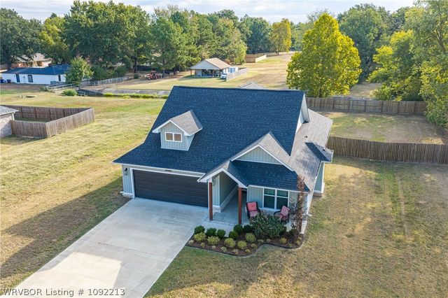 8909 Stoney Hedge Drive, Fort Smith, AR 72908