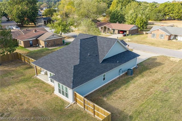 8909 Stoney Hedge Drive, Fort Smith, AR 72908