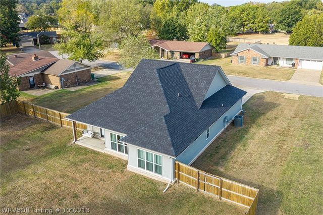 8909 Stoney Hedge Drive, Fort Smith, AR 72908