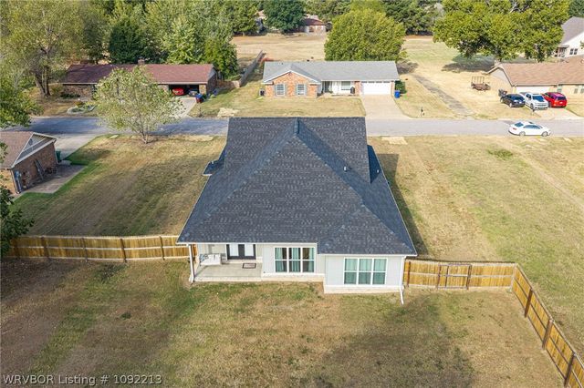 8909 Stoney Hedge Drive, Fort Smith, AR 72908