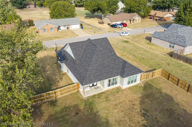 8909 Stoney Hedge Drive, Fort Smith, AR 72908