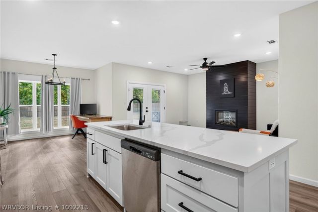 8909 Stoney Hedge Drive, Fort Smith, AR 72908