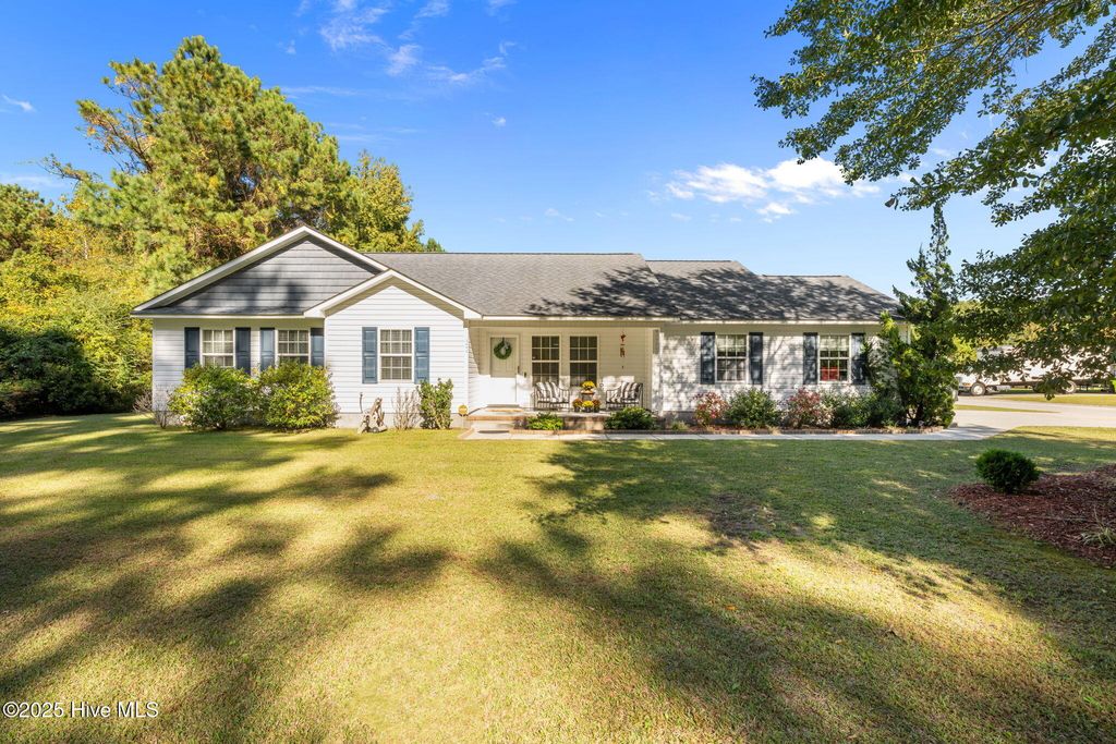 5694 County Line Road, New Bern, NC 28562