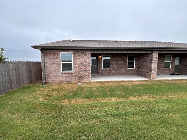500 69th Avenue, Highfill, AR 72712