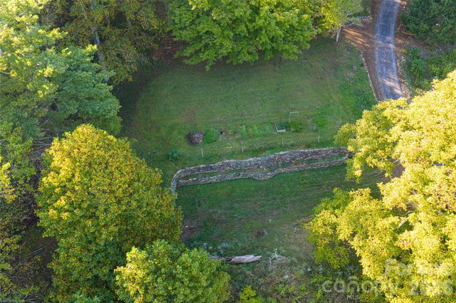 360 Banjo Branch Road, Burnsville, NC 28714