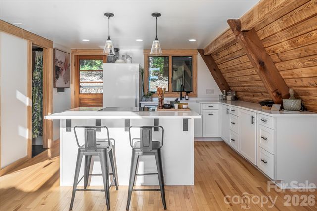 360 Banjo Branch Road, Burnsville, NC 28714