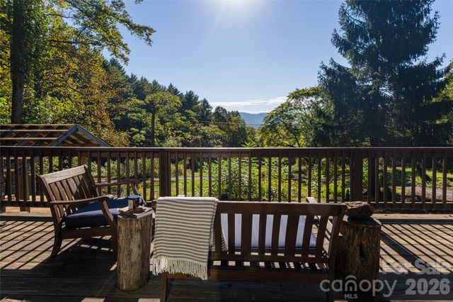 360 Banjo Branch Road, Burnsville, NC 28714